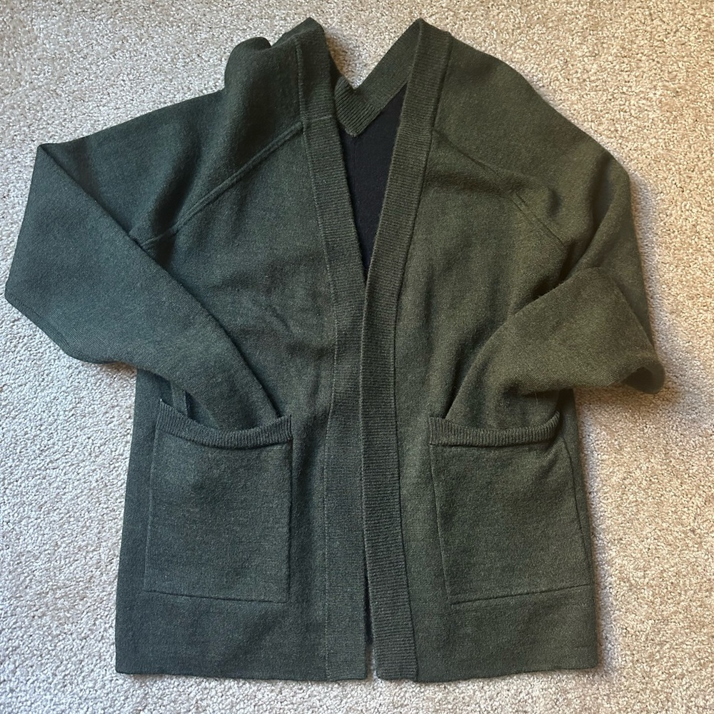 Lululemon reversible sweater. Size 6.